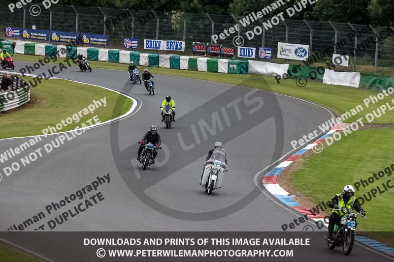 Vintage motorcycle club;eventdigitalimages;mallory park;mallory park trackday photographs;no limits trackdays;peter wileman photography;trackday digital images;trackday photos;vmcc festival 1000 bikes photographs